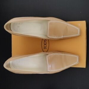 Tod's Women's classic Beige Low Heels Loafer